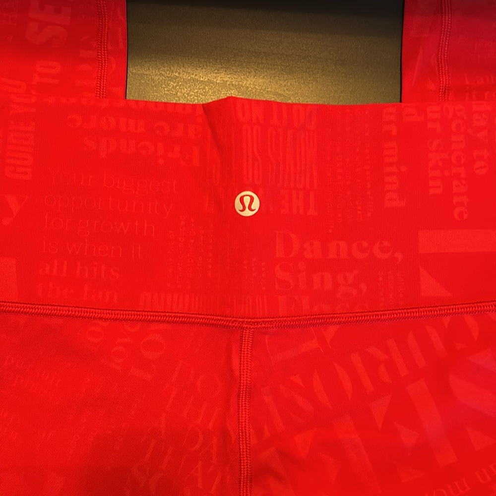 Lululemon energy bra and wunder under leggings in red manifest print - Picture 5 of 7